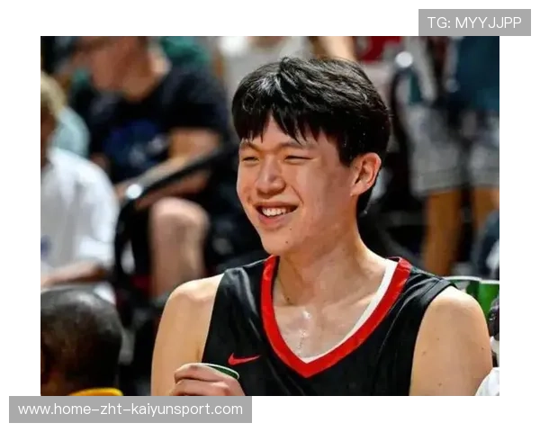 杨瀚森哭了！球迷加油声大+发挥欠佳，季前赛体能收获很大，杨瀚森身高