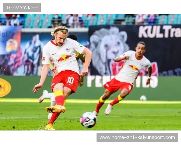 职业球员是否参与球队战术资料的结构化建设,职业球员和业余球员对抗